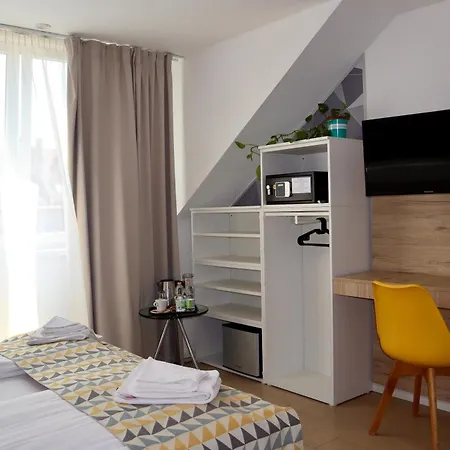 Christina Hotel 3*